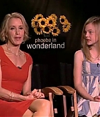 events_screencaps_phoebepressconference062.jpg