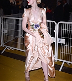 totallyelle-candid-cannes-2019-003.jpg