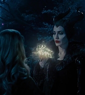 totallyelle-maleficent-screencaptures-049.jpg